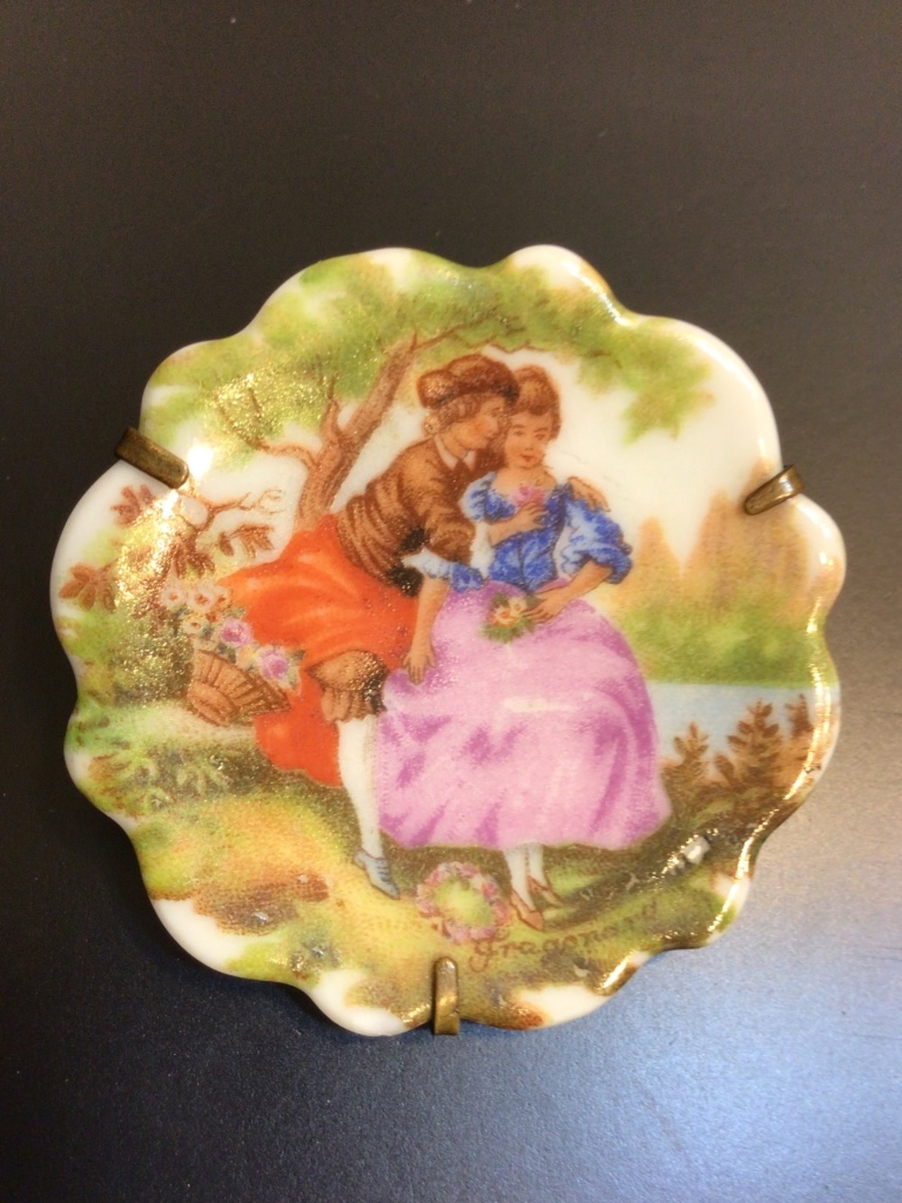 Limoges France "Fragonard" Plate Courting Couple Brooch Pin Trombone Clasp Good